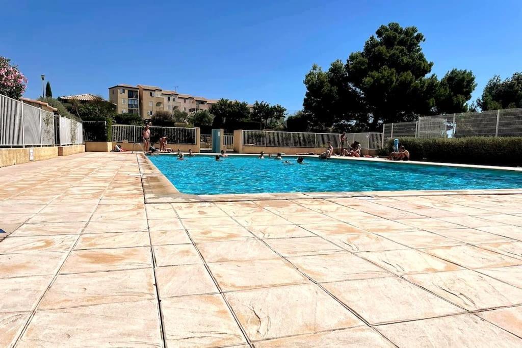 St-pierre-la-mer, Bel A Dans Avec Piscine Et Tennis Entre 5 Et 10 Min De La Apartment *