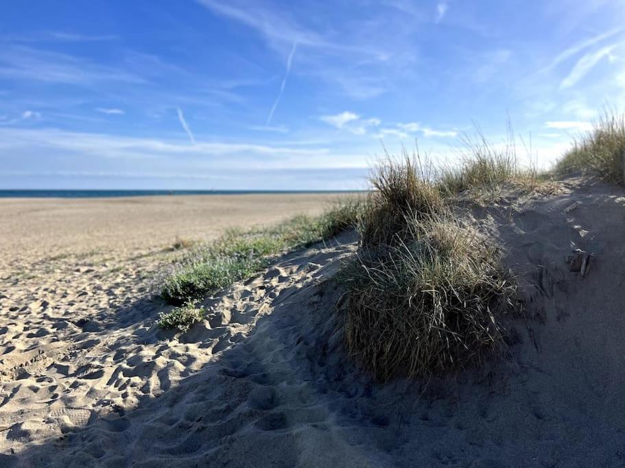 St-pierre-la-mer, Bel A Dans Avec Piscine Et Tennis Entre 5 Et 10 Min De La *